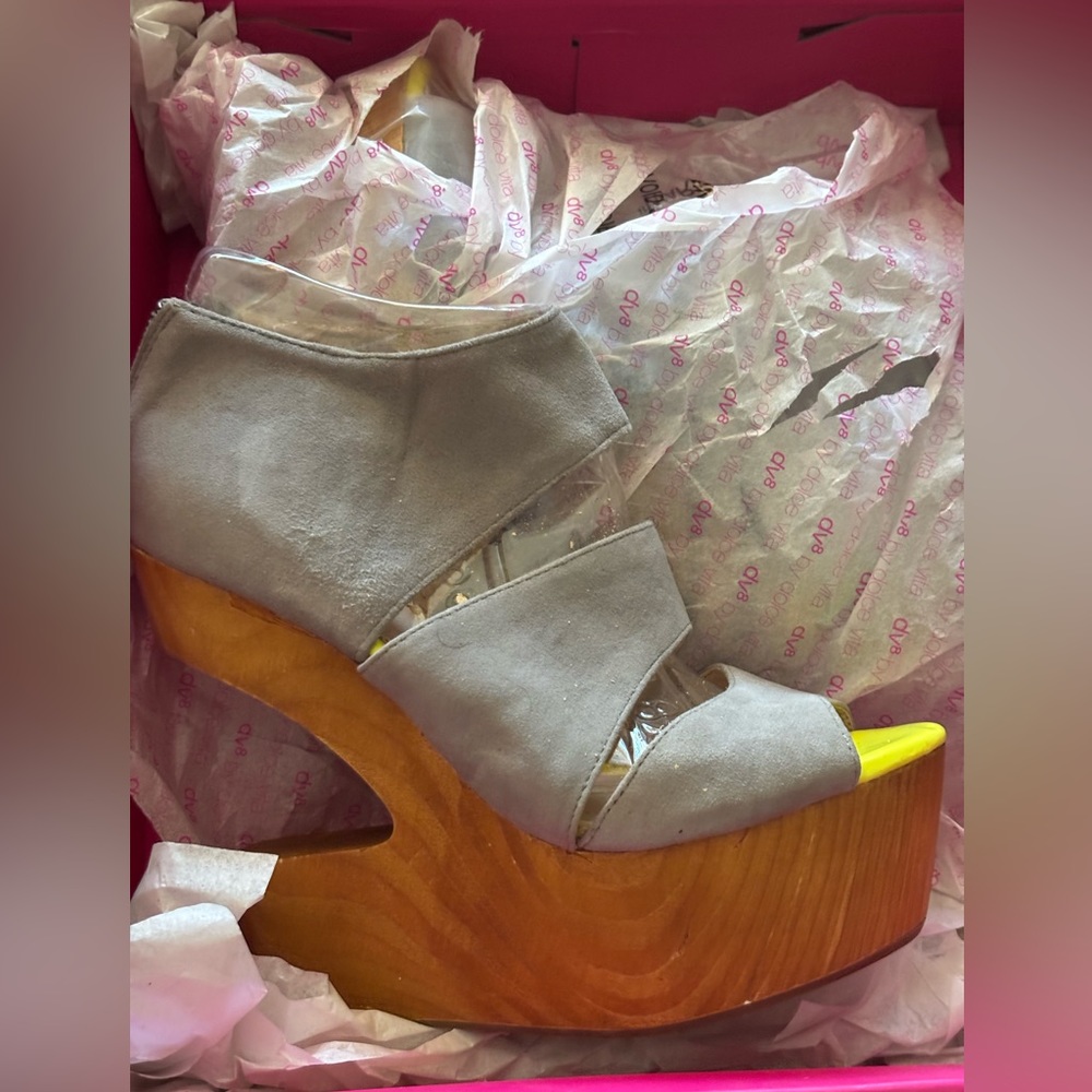 DOLCE VITA SHOES SIZE 8